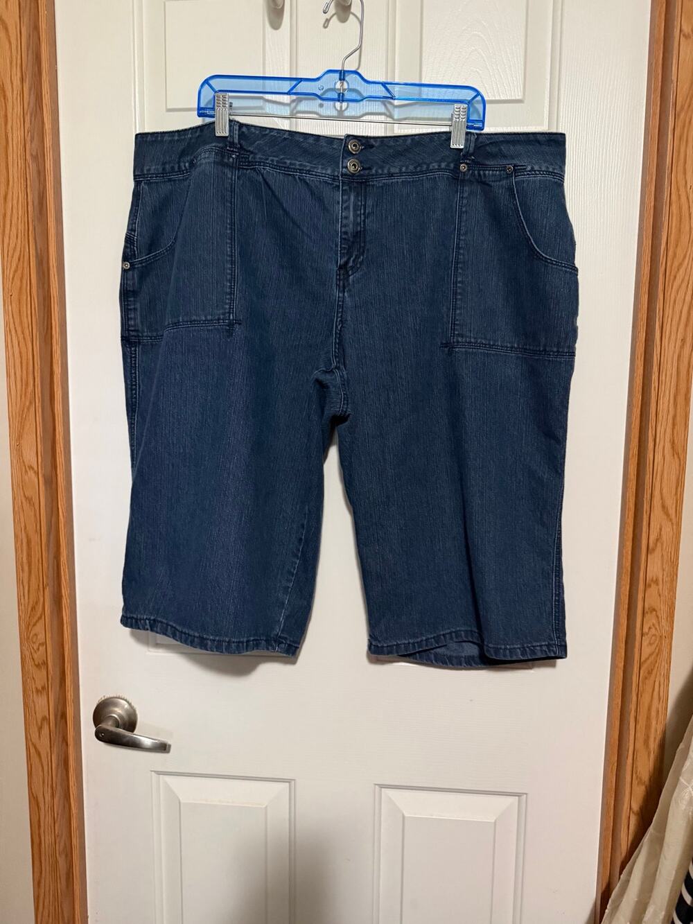 Christiana Finn Women's Blue Demin Jean Shorts Buckle on‎ Back Size 22W